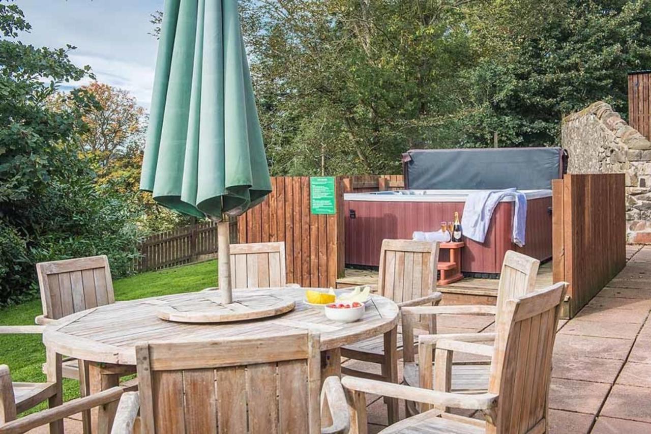 The Granary With Hot Tub Near Perth Perthshire Villa Forgandenny Exteriör bild